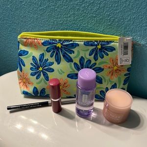 NWT Cute Spring Clinique Sample Bag
